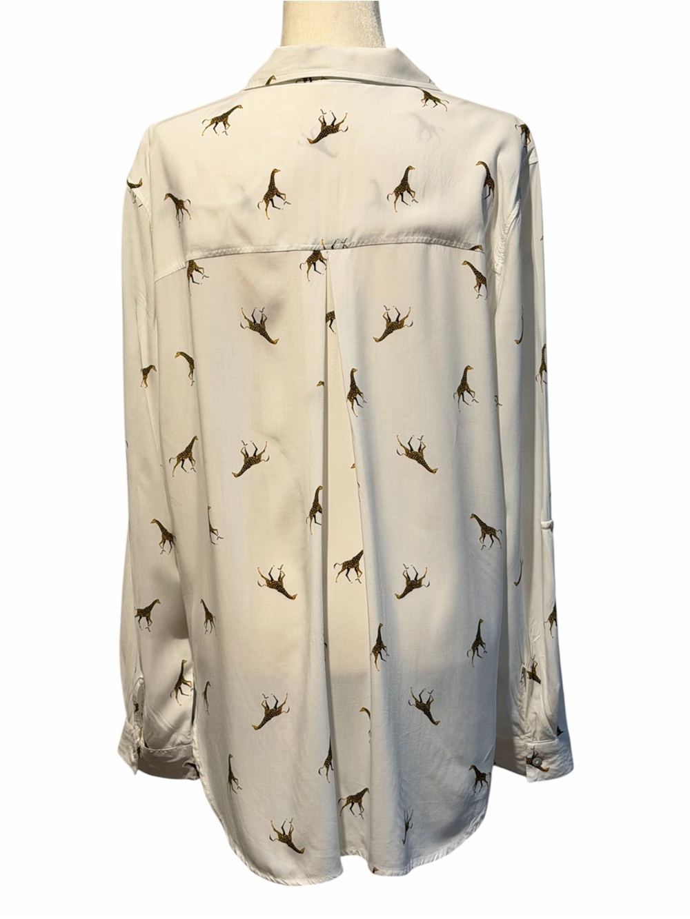 Jane + Delancey White Giraffe Print Button Down Blouse Top Animal Print Size XL - Picture 10 of 16